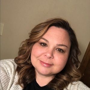 Meet your Posher, Cassandra